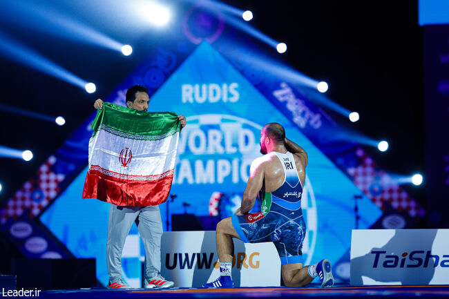 از تلاش اعجاب‌انگیز و رفتار تحسین‌آمیز شما تشکّر میکنم آفرین بر شما