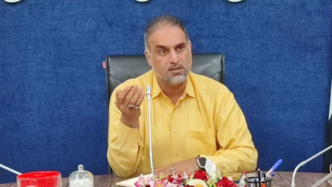 خیابان های خاکی و معابر اصلی خارج از لیست آسفالت می شوند