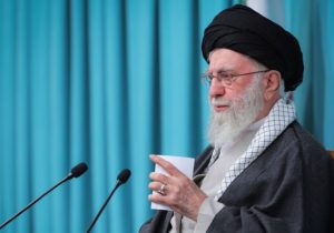 مذاکره با آمریکا کاری است بدون سود که مطلقاً هیچ کمکی به منافع ملی نمی‌کند