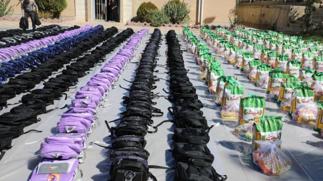 افزون بر ۲ هزار بسته نوشت افزار بین دانش آموزان دزفول توزیع شد