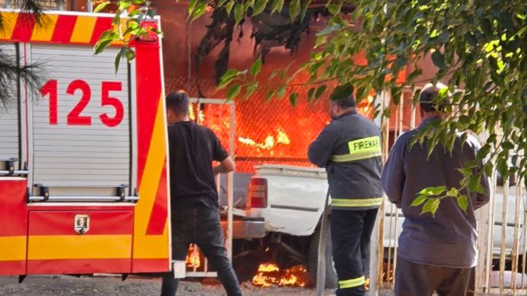 آتش سوزی گسترده گلخانه توسط سه ایستگاه عملیاتی مهار شد 