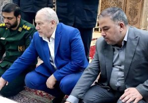 آیین تجدید میثاق با آرمان‌های شهدا در دزفول به مناسبت هفته بسیج برگزار شد 