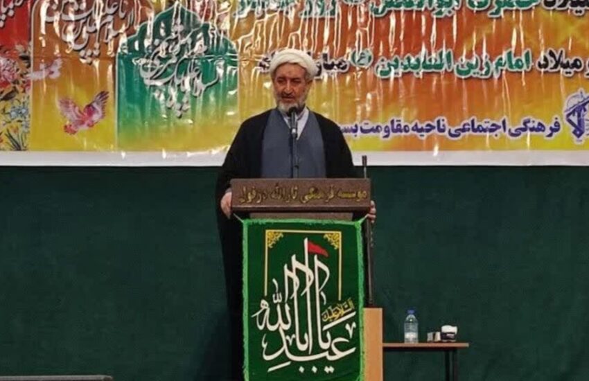 افرادی که ارز را به دولت نمی‌دهند باید محاکمه علنی شوند