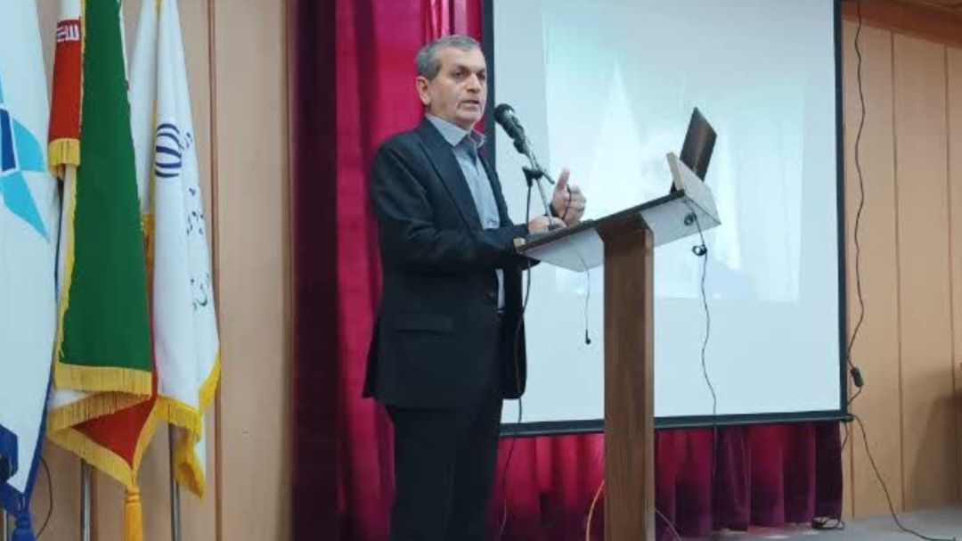 این همایش فرصتی برای همفکری میان اساتید دانشگاه و معلمان دستگاه تعلیم و تربیت