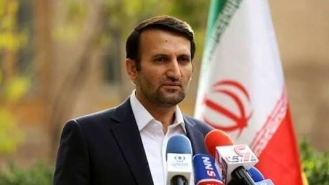 صدور پلاک برای دانش‌آموزان صحت ندارد/ با شایعه سازان برخورد می کنیم